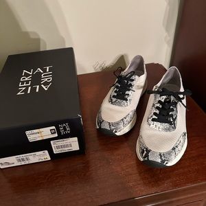 Naturilizer tennis shoes